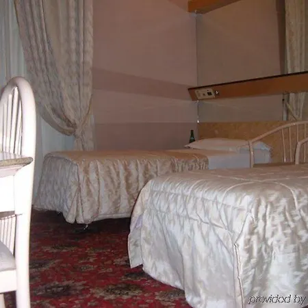 Roma 4* Cesano Boscone