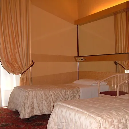 Roma Hotel 4*
